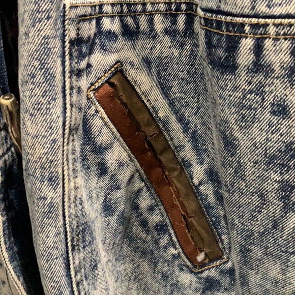 Vintage acid wash jean jacket w hood - Picture 3 of 9